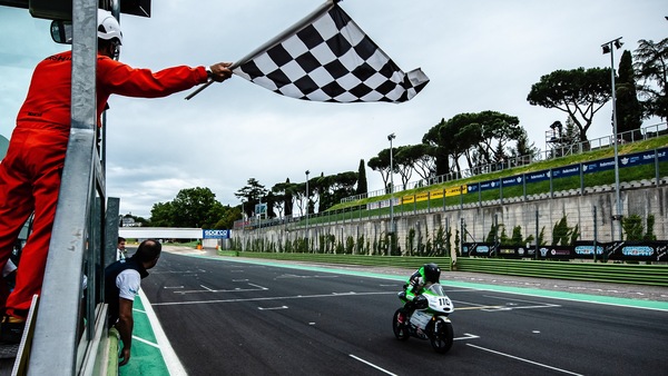 CIV Vallelunga, Gara 2 Moto3: Carraro la spunta all'ultimo giro