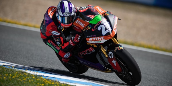 MotoE, Le Mans: prima vittoria per Casadei in Gara 1, brivido per Torres