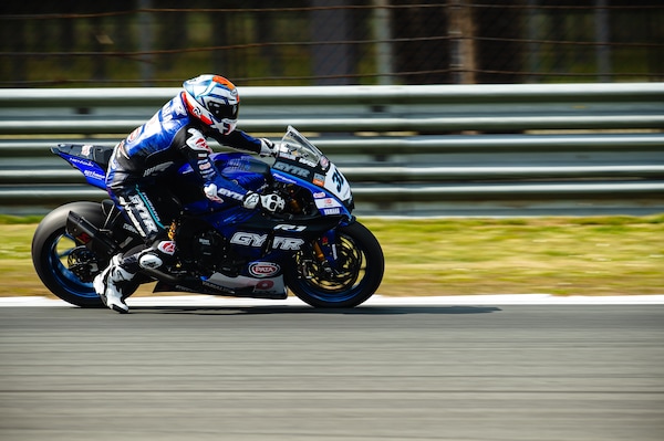 SBK Estoril: Gerloff si prende la FP1, Van Der Mark KO