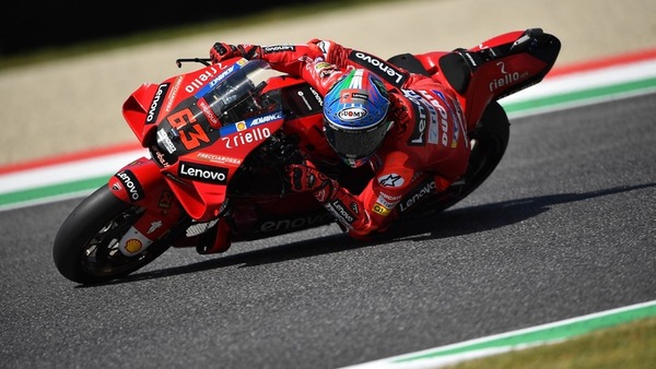 MotoGP Mugello: Bagnaia 1° con caduta in FP3, Marquez 21°!
