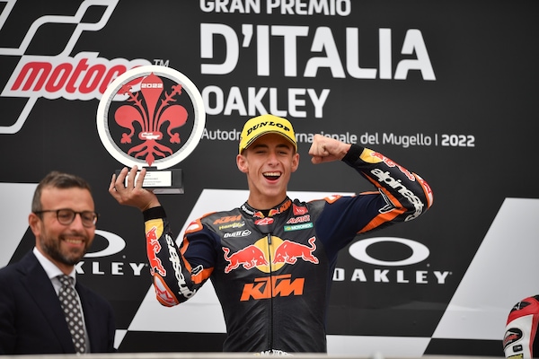 Moto2 Mugello: Acosta vince e fa la storia, Vietti sfortunato