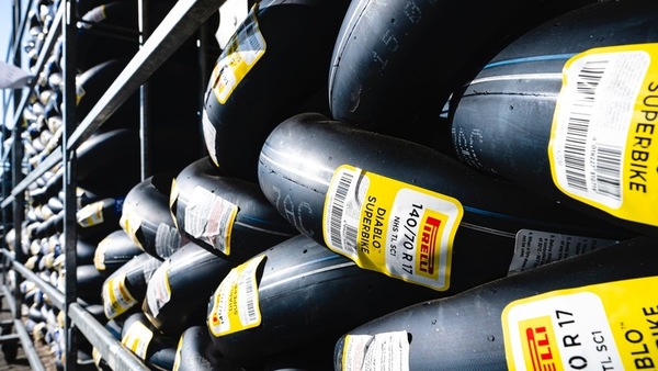 SBK Misano, Pirelli cala gli assi: pronte due evoluzioni della SCX