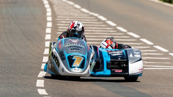 TT 2022: Gara 2 dei Sidecar sospesa per incidente