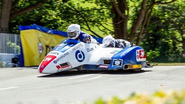 Sidecar ancora fatali al Tourist Trophy: sono morti Roger e Bradley Stockton