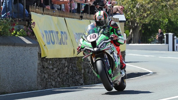 TT 2022, poker di Hickman: Peter fa suo anche il Senior TT
