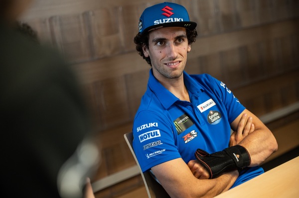 MotoGP Germania, Rins dice basta: weekend finito