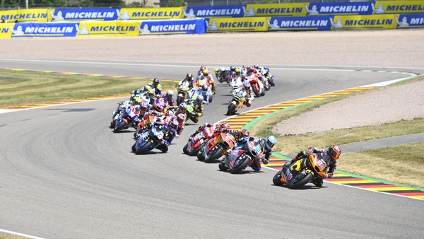 Moto2, GP Germania: le KTM primeggiano con Fernandez e Acosta