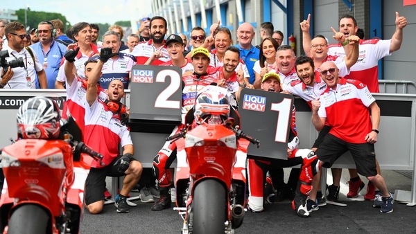 Moto2 Assen, Dixon batte Arenas in Q2: doppietta Aspar in Olanda