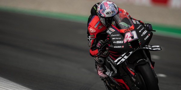 Aleix Espargarò ed i sorpassi “multipli” più celebri del Motociclismo