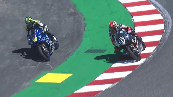 MotoAmerica, Petrucci-show a Laguna Seca: lotta e sale sul podio in Gara 1