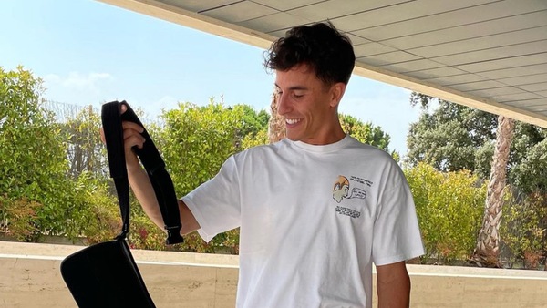 MotoGP, Marc Marquez sorride: "Omero ok, inizio la fisioterapia"