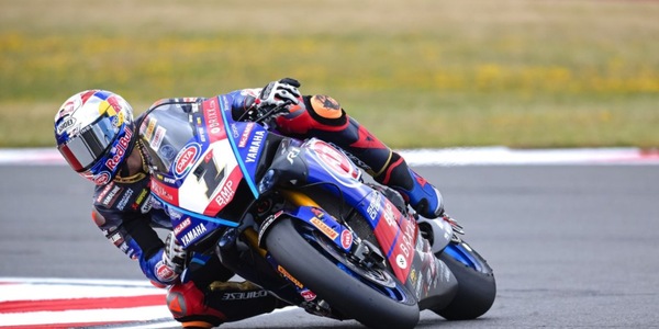 SBK Donington: Razgatlioglu svetta su Rea nelle FP1, terzo Rinaldi