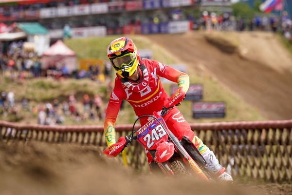MXGP: a Loket Gajser e Geerts primi in prova