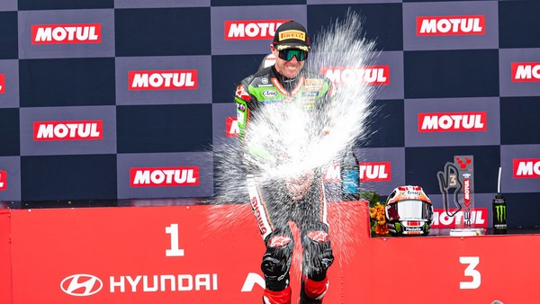 SBK Donington, problema ai freni per Rea: “Soffriamo le alte temperature”