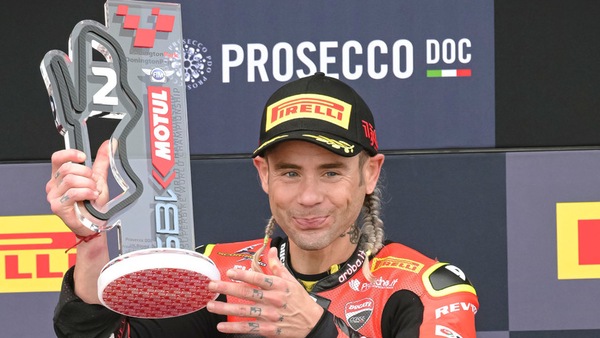 SBK Donington, Bautista sorride: "Ho imparato dall'errore commesso sabato"