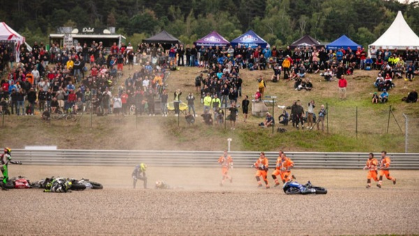 Aegerter si scusa dopo la squalifica: “Situazione frenetica, ho sbagliato”