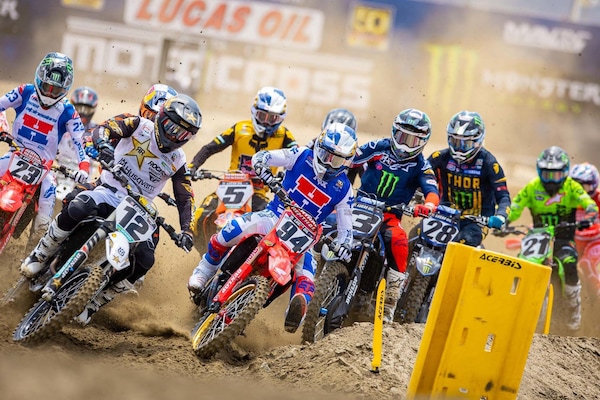 Supercross e Pro Motocross insieme: nasce il SuperMotocross