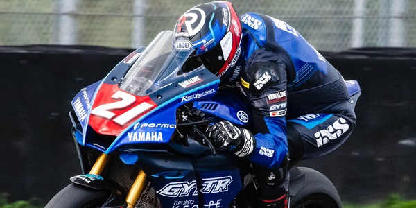 CIV SBK: Krummenacher vince Gara 1 al Mugello, caduti Pirro e Delbianco