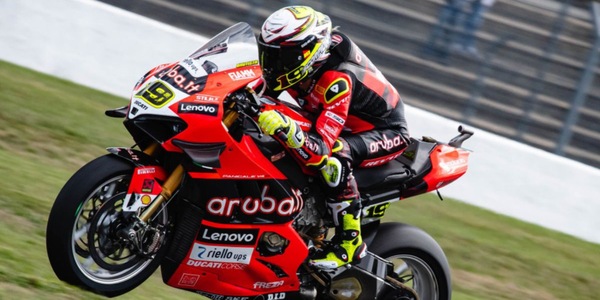 SBK Barcellona: Bautista fa sua la FP2, terzo un ottimo Locatelli