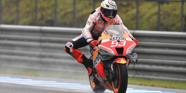 MotoGP Giappone: Marc Marquez domina le FP2 bagnate di Motegi