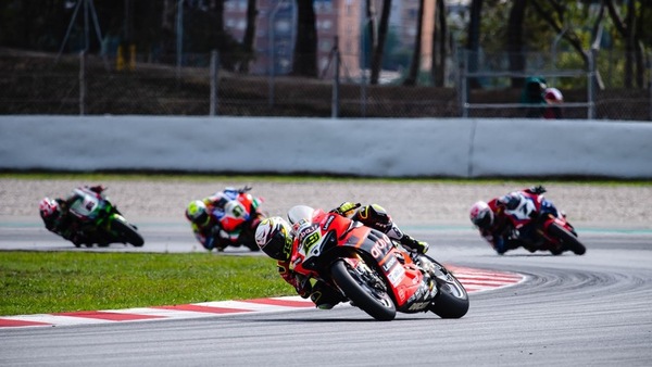 SBK, Barcellona: Bautista trionfa in Gara 2, Rinaldi completa la festa Ducati