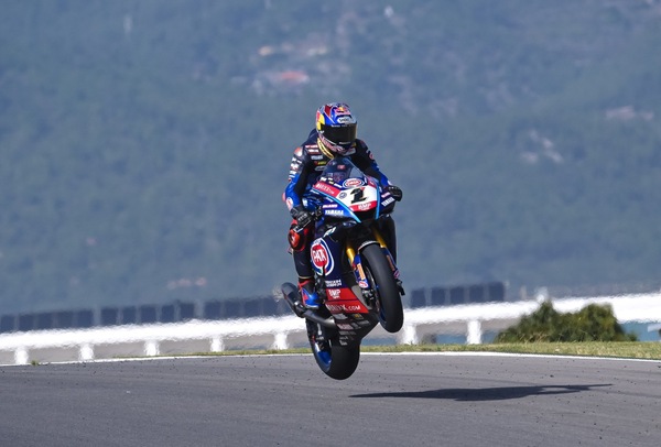 SBK Portimao, Razgatlioglu: "Ho fatto un salto di 21 metri, mi sono divertito"