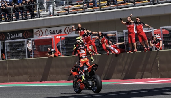 SBK Argentina, il vincitore Bautista: "Fortunato a non essere centrato da Toprak"