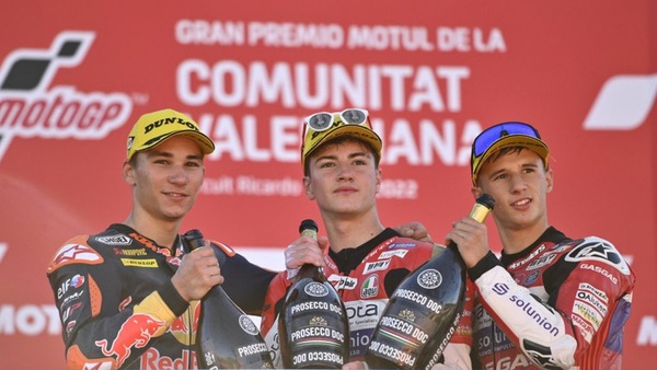 Moto3 Valencia, prestazione magistrale di Guevara che regola Oncu