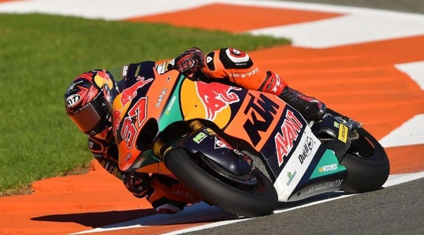 Moto2 Valencia: Augusto Fernandez è campione del mondo, out Ogura"