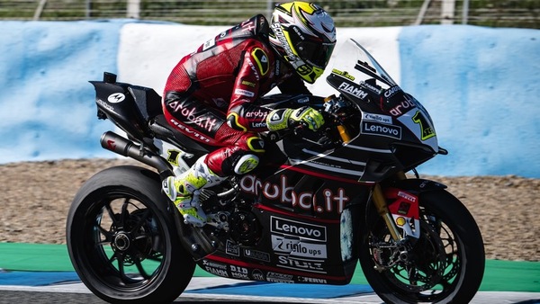 SBK, nuovo scarico Ducati ma non solo: a Jerez fioccano le novità
