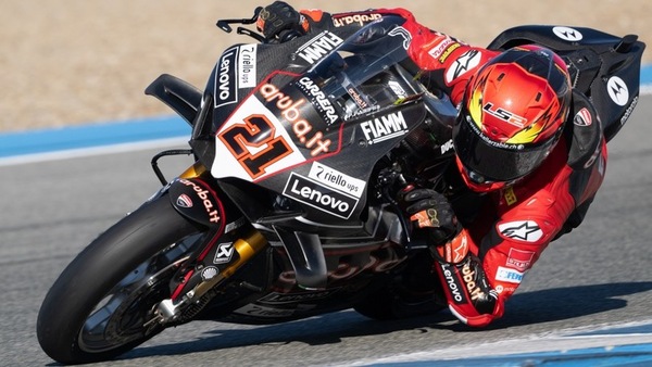 SBK, Rinaldi: "Per tenere il passo di Bautista, mi sveglio all'alba"