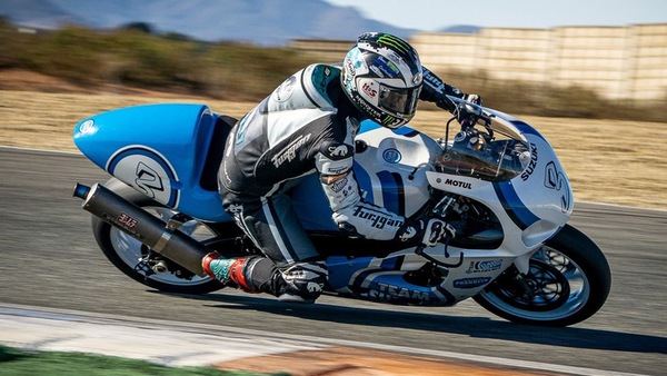 Michael Dunlop trionfa al South African Classic TT con la GSX-R750 SRAD