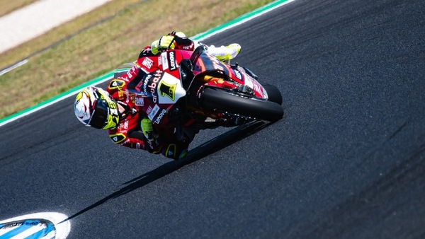 SBK test Phillip Island, Bautista: "La caduta? Un errore sciocco, ma ho buone sensazioni"