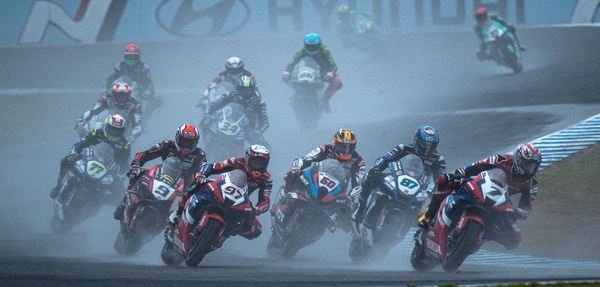 SBK Australia: Lecuona e Vierge remano sotto l'acqua