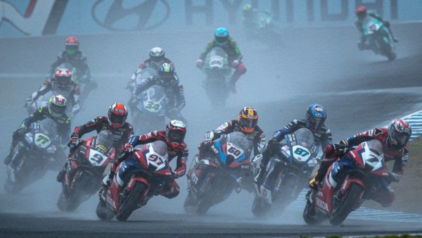 SBK Australia: Lecuona e Vierge remano sotto l'acqua