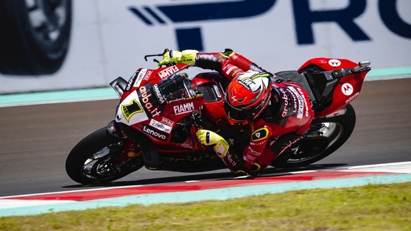 SBK Indonesia: Bautista non si ferma e conquista Gara 1, Locatelli ottimo 3°