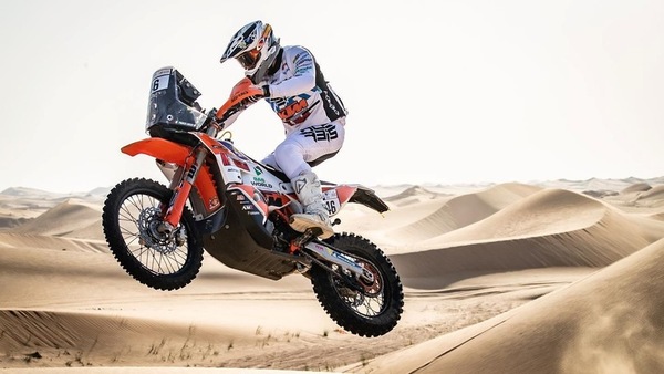 L'impresa di Lucci ad Abu Dhabi: leader del Mondiale con un polso rotto