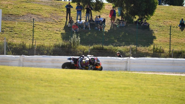 MotoGP: compaiono gli air fence in curva 10, ma Portimao resta pericolosa