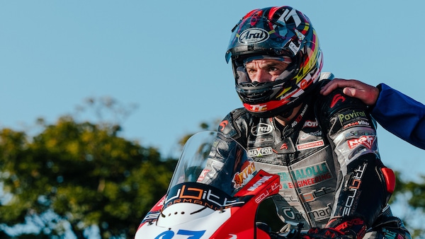 TT 2023, incidente fatale nella Supertwins: è morto Raul Torras