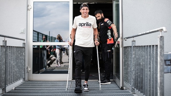 MotoGP Germania, Espargarò: "Ho 2 fratture, un'edema e una lesione ai legamenti"