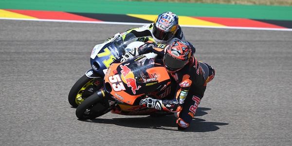 Moto3, Oncu beffa Sasaki e vince per la prima volta in Germania