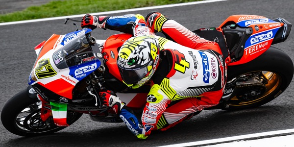 SBK Donington, Bassani: “Per Rinaldi le Ducati sono uguali? Magari per lui, ma per noi no”