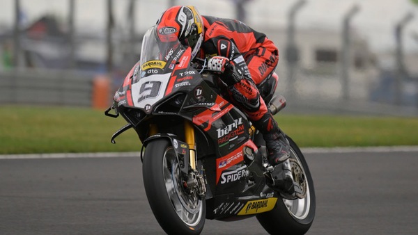 SBK Donington: primo podio per Petrucci, Bautista fa sua Gara 2