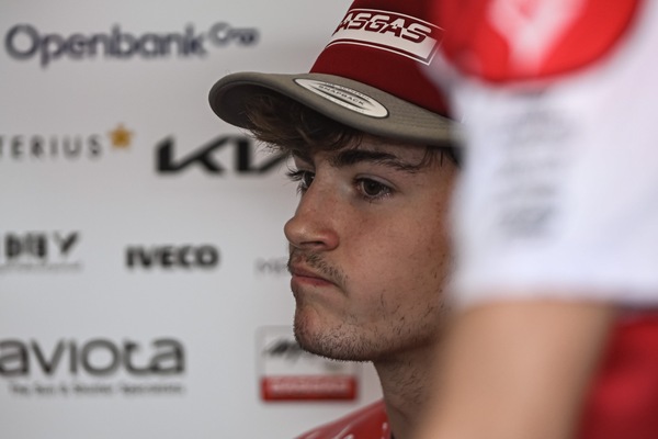 Moto2, dalle stelle alle stalle: cosa succede Izan Guevara? Risponde Terol