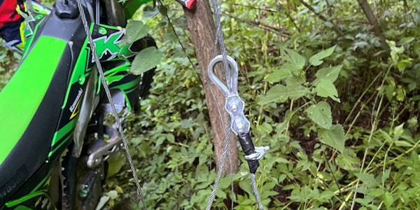 Enduro, endurista vittima di imboscata