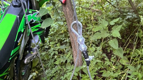 Enduro, endurista vittima di imboscata