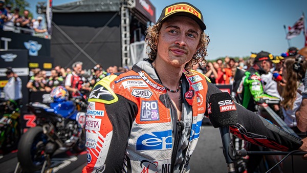 Spigliato, veloce, genuino: così Axel Bassani sta conquistando il mondo SBK