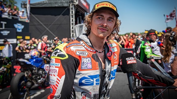 Spigliato, veloce, genuino: così Axel Bassani sta conquistando il mondo SBK