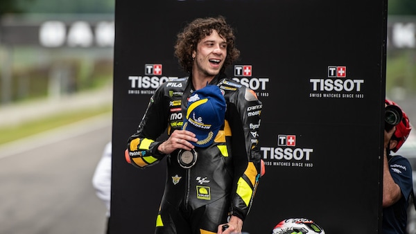 MotoGP, Bezzecchi: "Rossi il mio idolo, ma ciò non significa odiare Marquez"