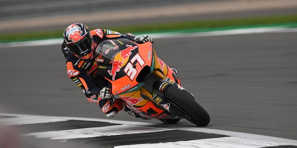 Moto2 FP1: Pedro Acosta inizia al meglio a Silverstone, sorpresa Guevara